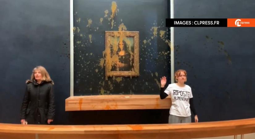 Hogy tehetnek ilyet? Klímaaktivisták akarták megrongálni a Mona Lisát, levessel öntötték le  videó