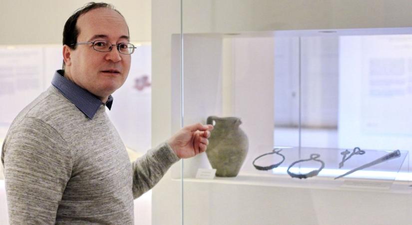 Lussoniumi ásatásokat maga a múzeumigazgató is végzett