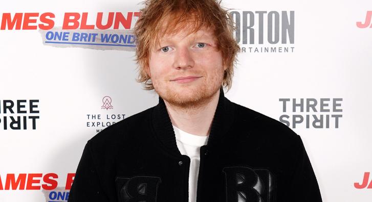 Ed Sheeran nagyot esett koncertjén, de valódi profiként kezelte a helyzetet