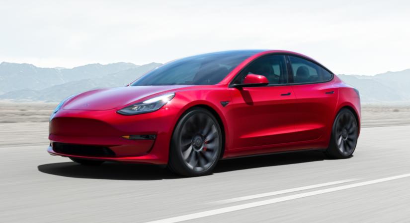 A Tesla állítólagos megfizethető modellje visszakerülhet a tervek közé, ahogy éleződik a piaci verseny
