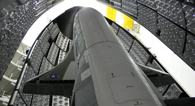 A Pentagon lazít űrprogramja titkosításán