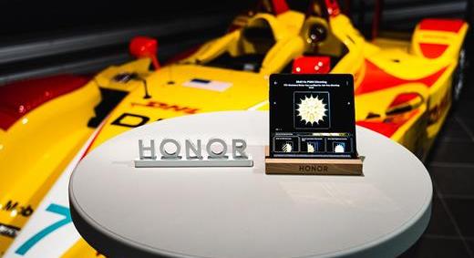 Nálunk is kapható már a legvékonyabb hajlítható okostelefon a Honor-tól