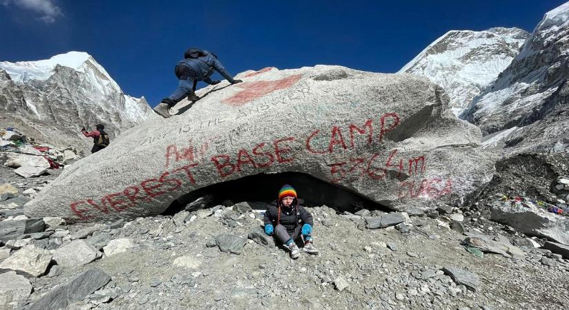 Kétéves kisfiú jutott fel az Mount Everest alaptáborába - ő a legfiatalabb, akinek ez sikerült