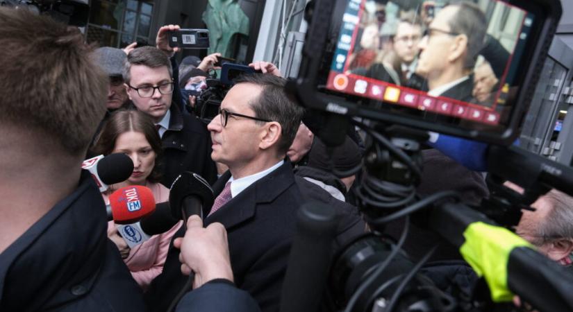 A magyar közmédia kiáll a független lengyel közmédia mellett