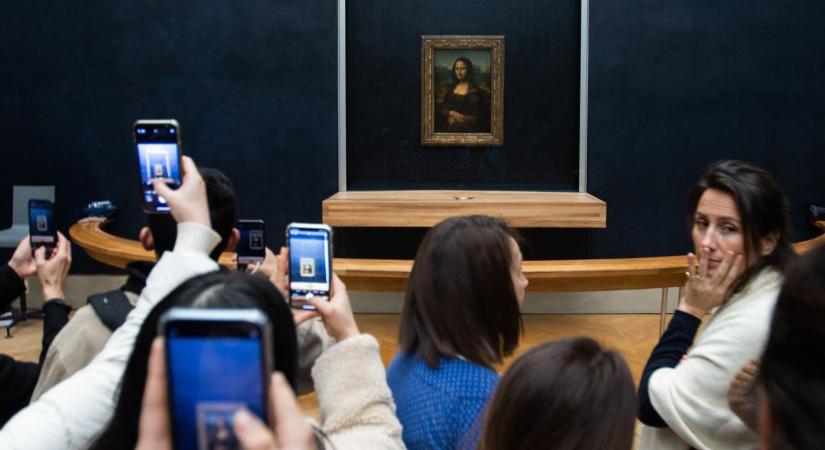 Levessel öntötték le Mona Lisát – újra a klímaaktivisták célkeresztjében a világhírű festmény