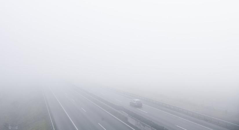 Tartós ködre figyelmeztetnek a déli országrészben
