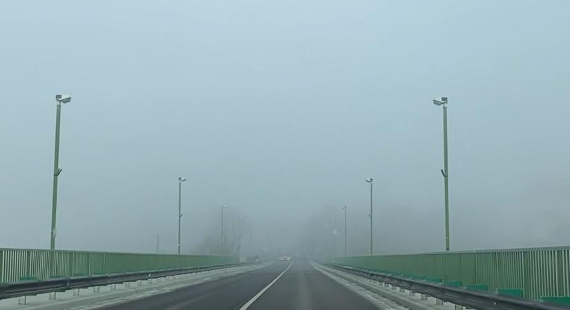 Ködbe burkolózik a veszprémi viadukt (videó)