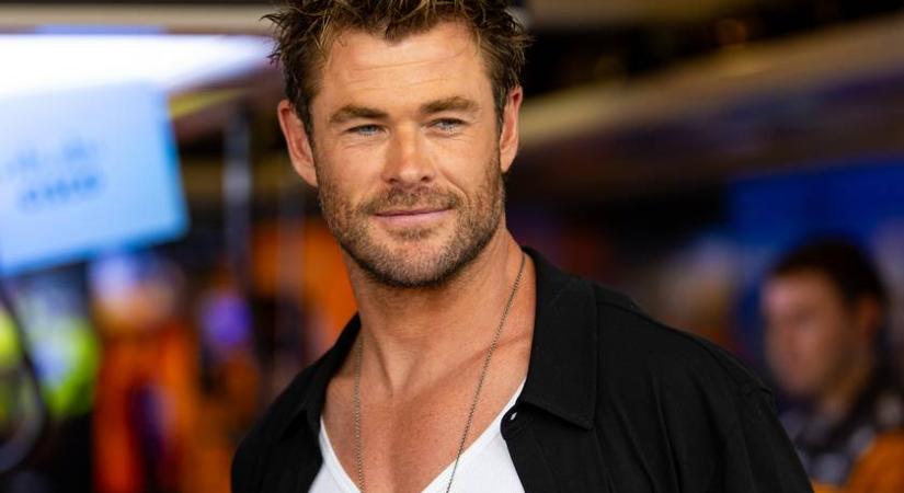 Chris Hemsworth megmutatta ritkán látott ikerfiait: Sasha és Tristan idén lesznek 10 évesek