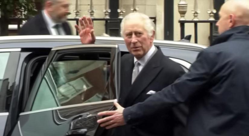Hazaengedték a kórházból III. Károly brit királyt - videó