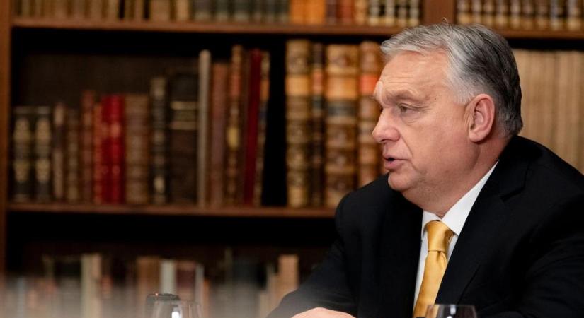 Orbán Viktor szerint zsarolási útmutató jelent meg a Financial Times-ban, és nagyon nehéz egyedül maradni az Európai Unióban