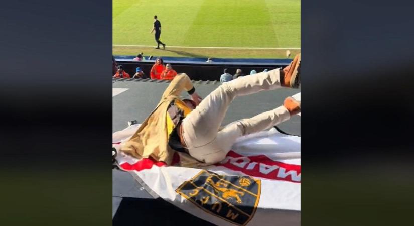 Lezuhant a lelátóról egy részeg szurkoló az FA-kupa-meccsen, kirúgták a stadionból - videó