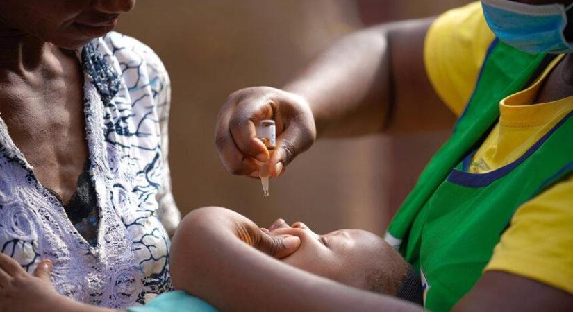 Majd 1 millió gyereket oltanak be gyermekbénulás ellen Kenyában