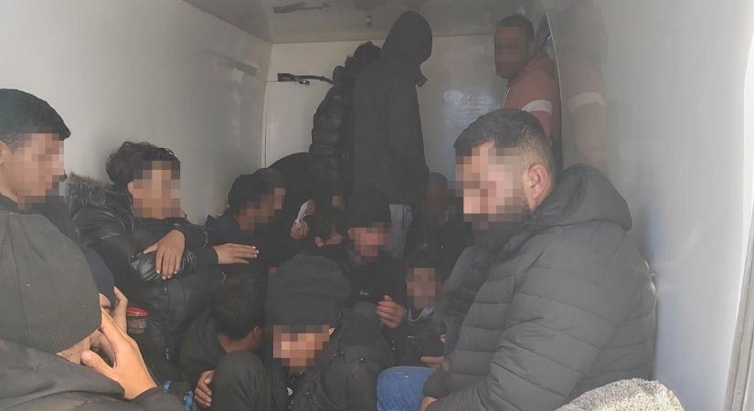 Összesen 67 migránst segített a bűnszervezet: Vasvárnál buktak le - a szervező is rendőrkézre került