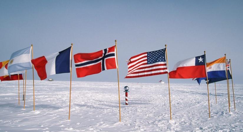 52 napig síelt és gyalogolt két nő az Antarktiszon