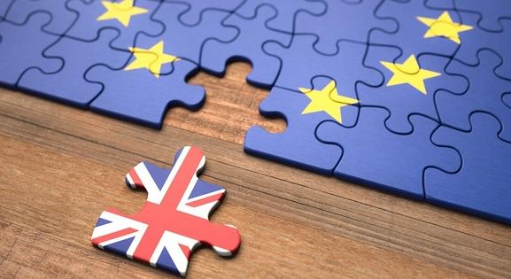 Évfordulós felmérés: a britek 70 százaléka szerint káros hatásokkal járt a Brexit