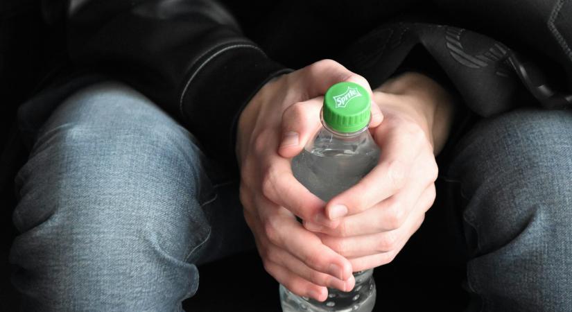 Címkementes palackokat tesztel a Coca-Cola a fenntarthatóság érdekében