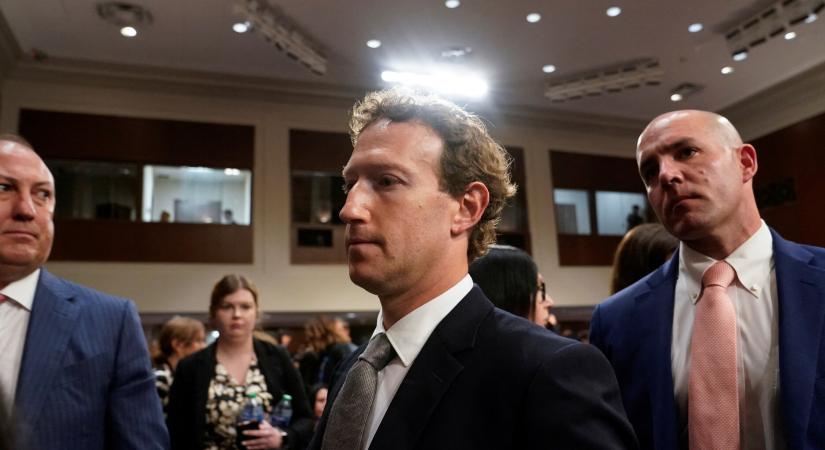 Mark Zuckerberg bocsánatot kért a szülőktől