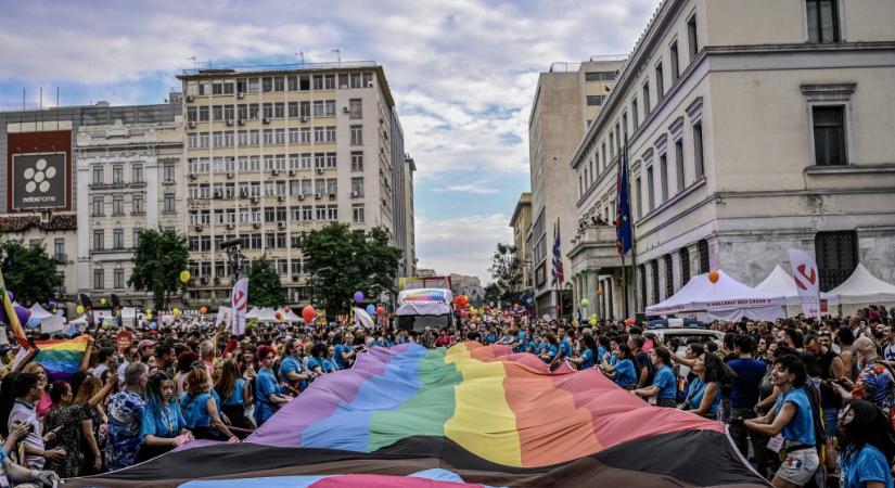 Melegházasságot támogató törvényjavaslatot nyújt be a jobboldali görög kormány