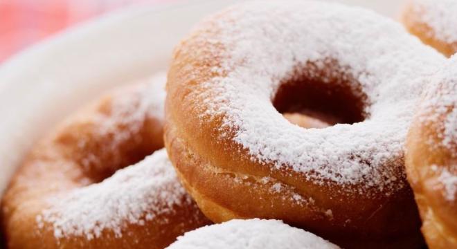 Könnyű kelt fánk klasszikusan, egyszerű recepttel