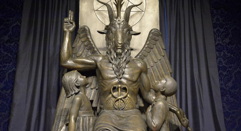 Ó, Istenem: gyűlölet-bűncselekménnyel vádolnak egy férfit, mert szétvert egy sátánista szobrot