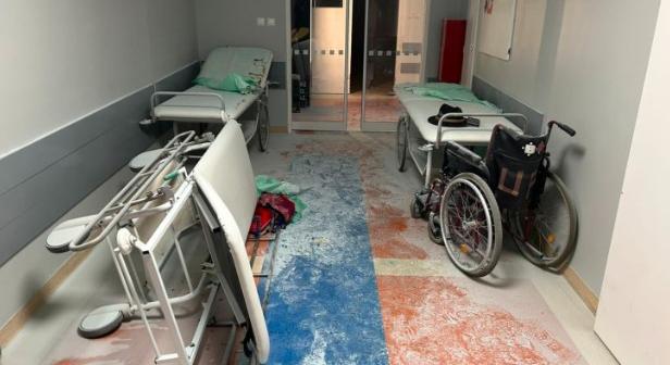 Horror egy nagyszombati kórházban: tört-zúzott, verekedett és gyújtogatott egy beteg