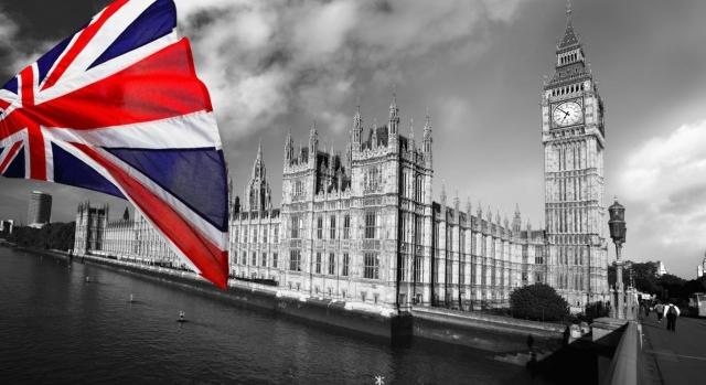 A brit kormány megkezdte az elektronikus beutazási engedélyek alkalmazásának kiterjesztését