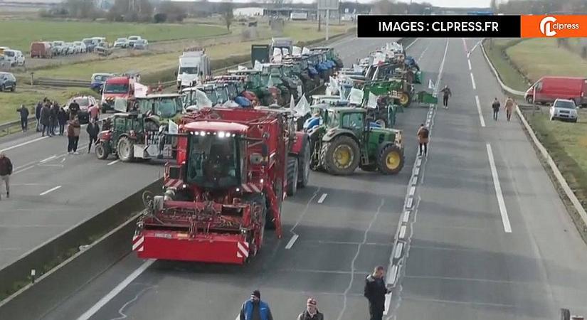 A francia mezőgazdasági szakszervezetek a blokádok feloldására szólították fel a tüntető gazdákat