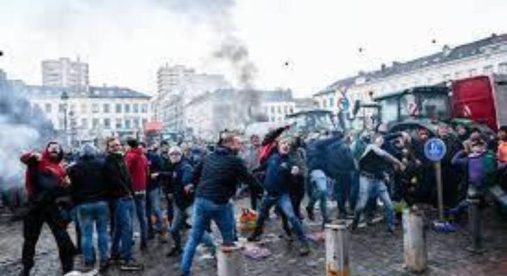 Belga gazdák rendőrökkel csaptak össze Brüsszelben