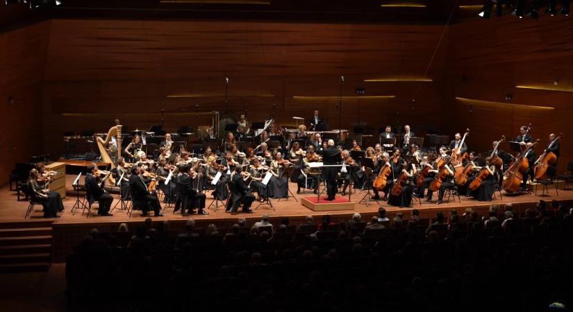 Új vezető karmester a PFZ élén – első pécsi koncertjét mutatta be Kesselyák Gergely
