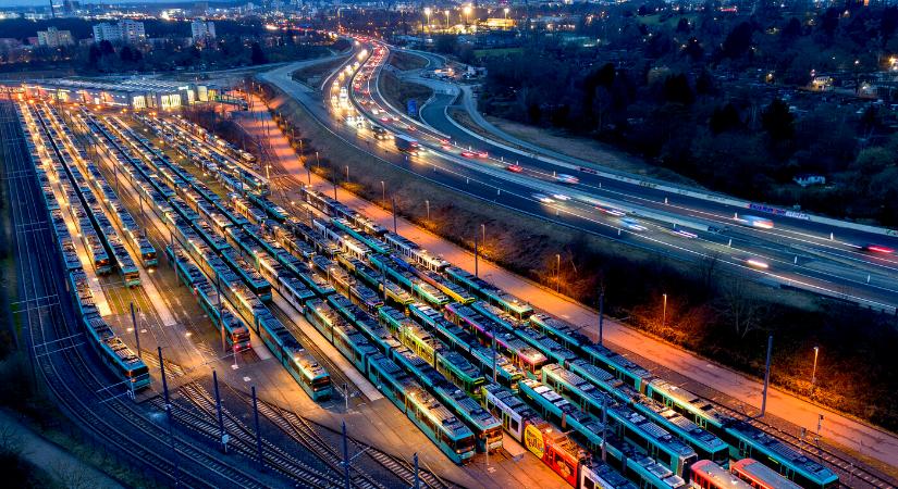 Németország-szerte akadozik a tömegközlekedés a dolgozók sztrájkja miatt