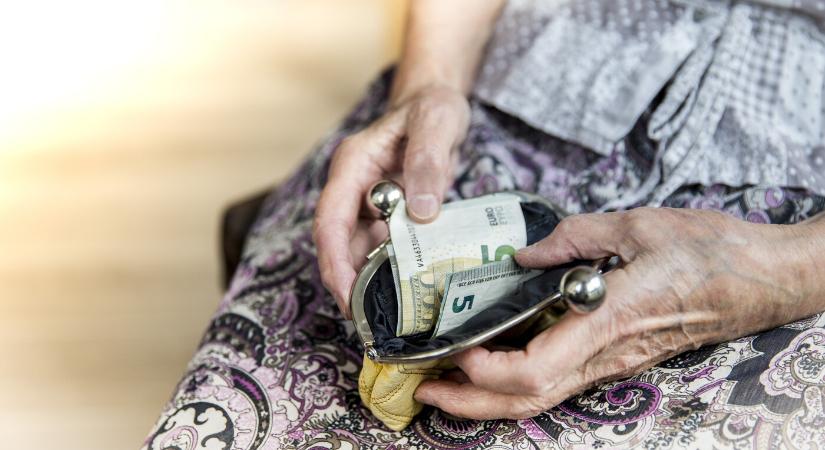 10 ezer eurót küldött a csalónak egy idős nő, miután elhitte, hogy fia balesetet okozott