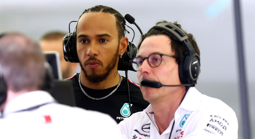 F1: Wolff meglepődött, de nem haragszik Hamiltonra