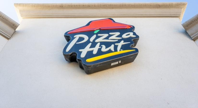 „Váratlan körülmetélés” – vicces elírásra hivatkozva zárt be a Pizza Hut