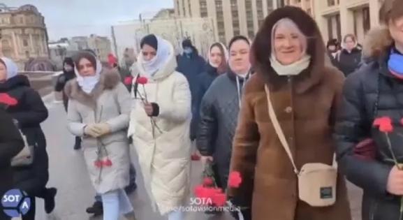 Az Ukrajnában harcoló orosz tartalékosok feleségei követelik párjuk hazatérését