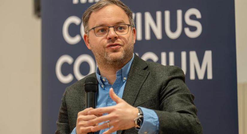 Orbán Balázs tovább magyarázta, miért ment szembe a kormányfő a nemzeti konzultáció eredményével