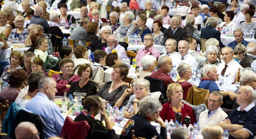 Hét ábra arról, hogy hogyan öregszik a magyar társadalom