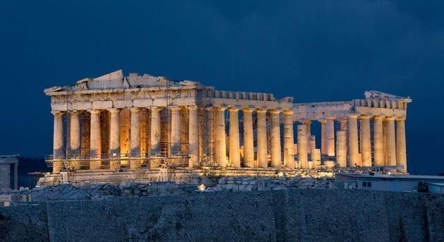 Nagy óvatossággal lehet csak megóvni a számtalan veszély fenyegette Akropoliszt