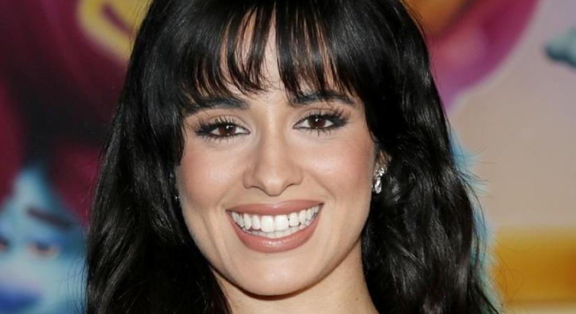 Rá sem ismerni Camila Cabellora: Az énekesnő új frizurájával készen áll a nagy visszatérésre
