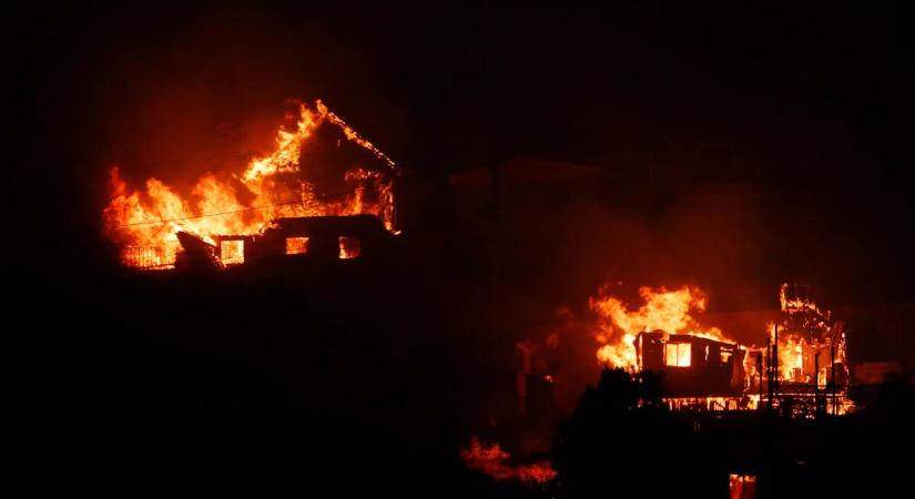 Tovább tombol a tűzvész Chilében – 110 fölé emelkedett a halottak száma