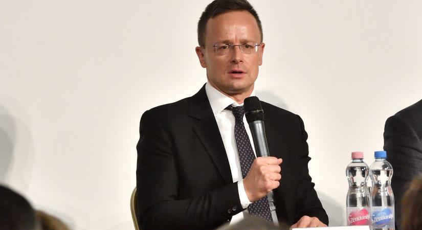Szijjártó Péter: Magyarország elvárásai teljesültek, nem volt oka blokkolni az Ukrajnának szánt pénzügyi segítséget