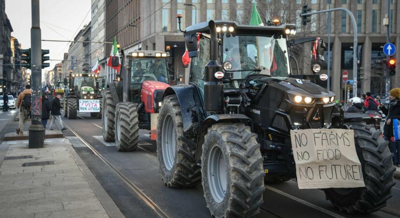 Körbevették Rómát az európai agrárpolitika ellen tüntető gazdák traktorai – VIDEÓ