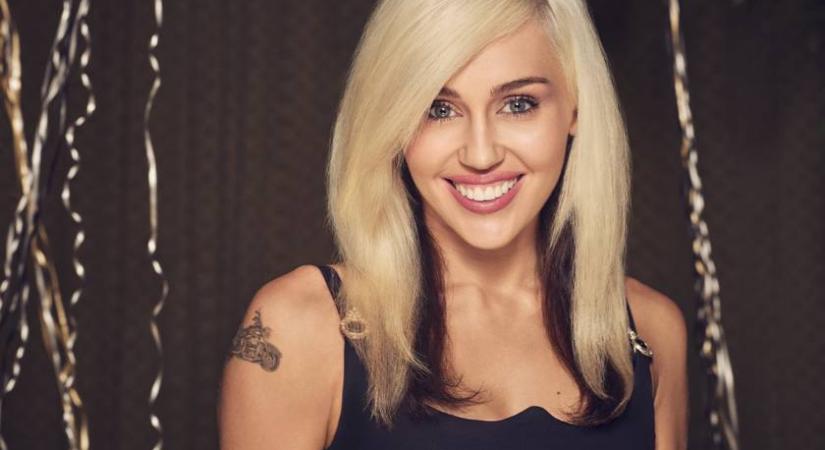 Miley Cyrus nem vett fehérneműt a ruhája alá, mégis a haja miatt szapulták a kommentelők