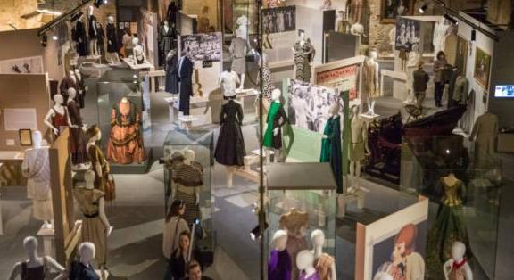 A divat sokszínűsége - Divat és város a Kiscelli Múzeumban