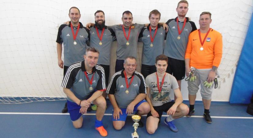 A MentsEszter csapat nyerte meg a hercegszántói teremfoci-bajnokságot