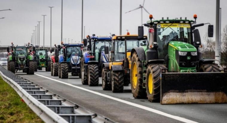Meghátrált az EU a tüntető gazdák haragja előtt, visszavontak egy fontos tervezetet