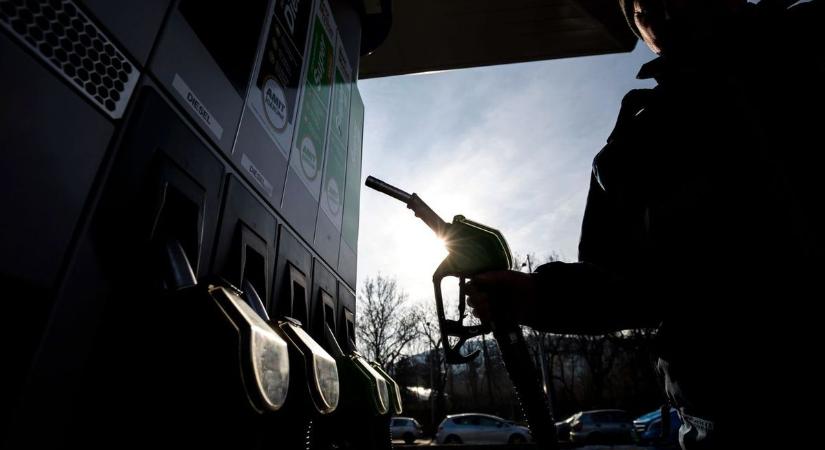 Az üzemanyagok áráról egyeztetett a nemzetgazdasági miniszter