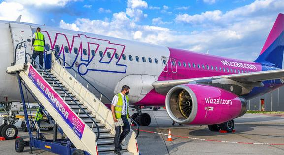 Felfüggeszti huszonegy járatát a Wizz Air