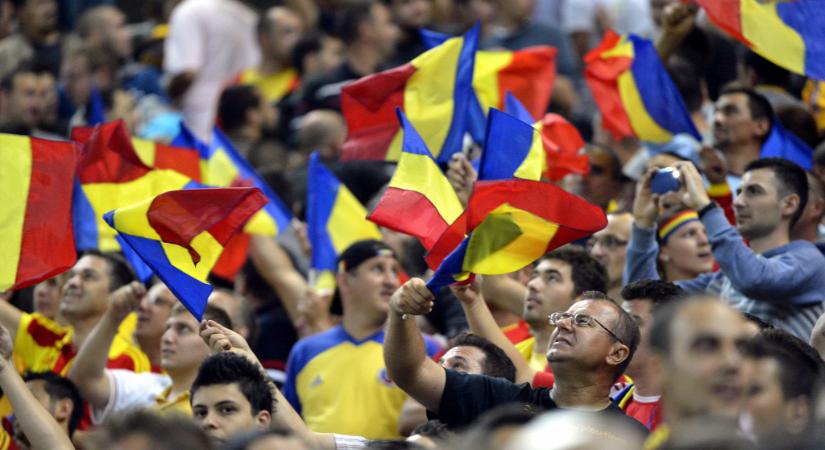 Minden nemzeti ünnepség előtt szórólapon kell kiosztani a himnusz szövegét Romániában
