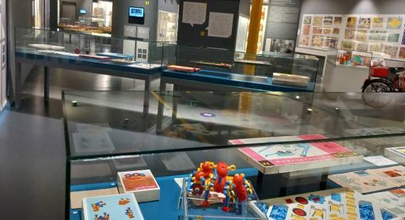 „A játékok nemcsak szórakoztatnak, hanem magára az életre készítenek fel” - Játék a városban kiállítás az Óbudai Múzeumban