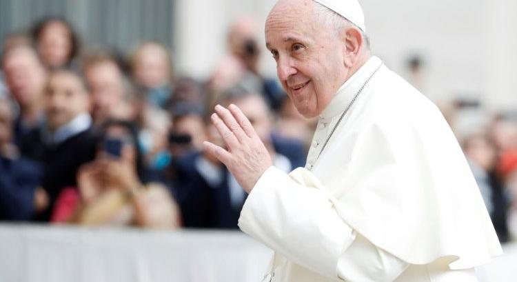 Képmutatónak nevezte Ferenc pápa az azonos nemű párok áldását kritizálókat